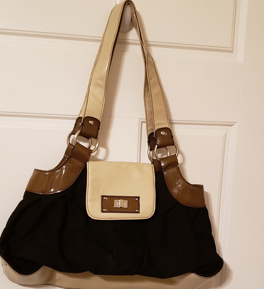 Attention Hangbag